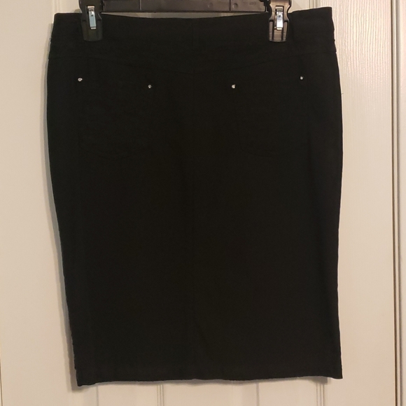 Black, size 14, some stretch to it. - Picture 2 of 2